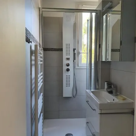 Privee Dans Magnifique Calme Homestay Paris